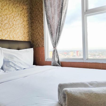Luxurious And Comfy 2Br At Vida View Makassar Apartment By Travelio Pampang Exterior foto