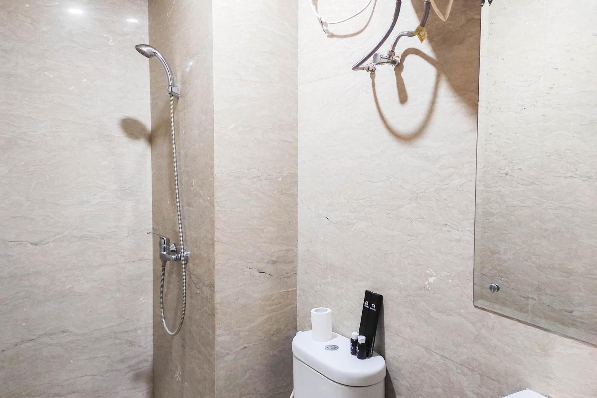 Luxurious And Comfy 2Br At Vida View Makassar Apartment By Travelio Pampang Exterior foto